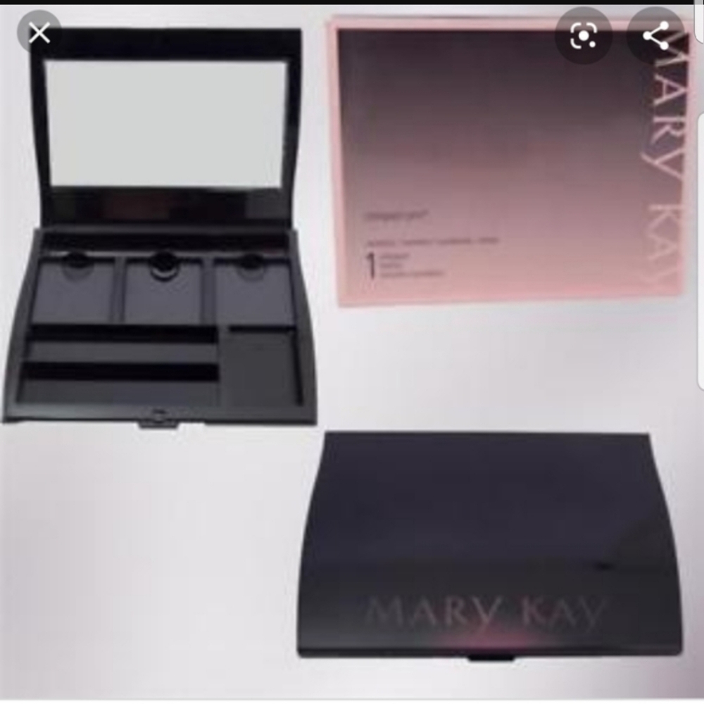 Mary Kay large compact